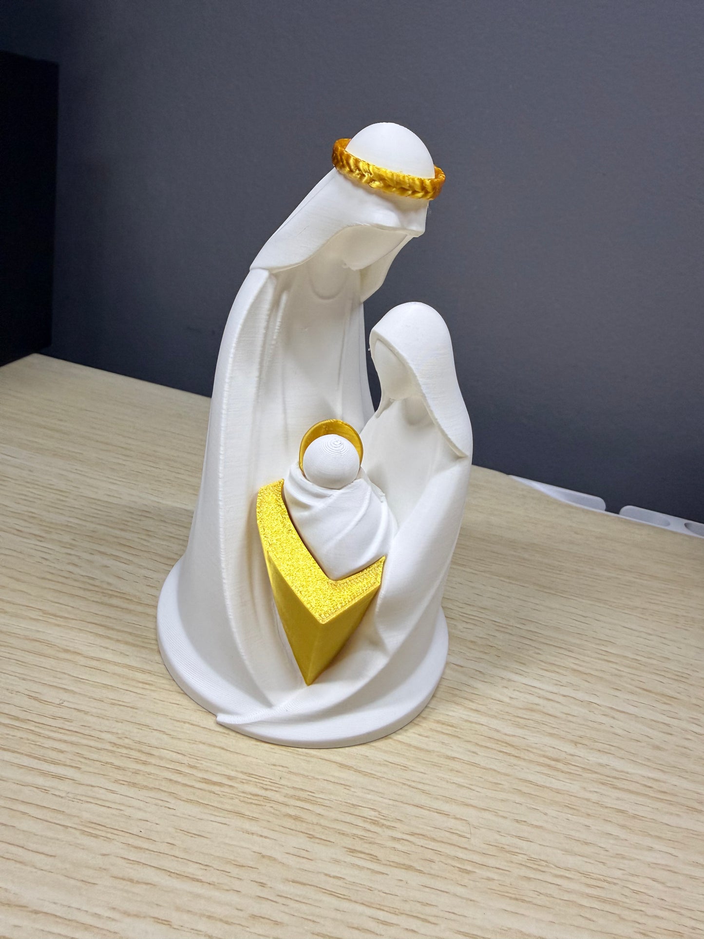 Holy Family Embrace Figurine | 3D Printed Christian Home Decor ✝️
